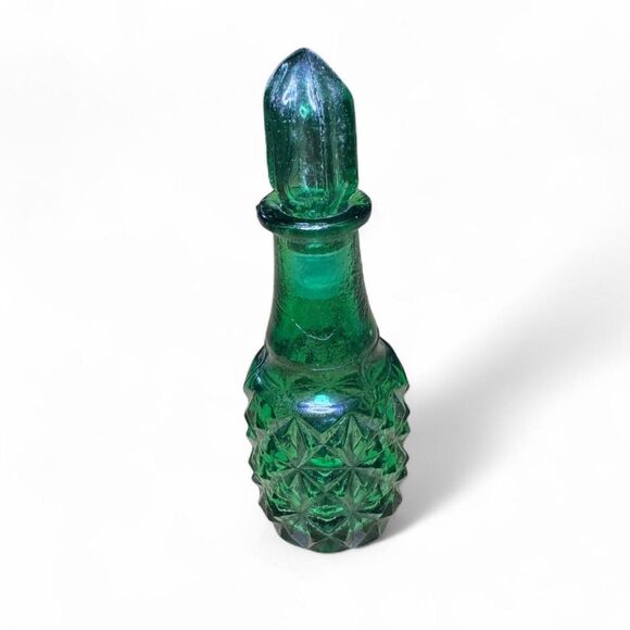 VTG Emerald Green Cut Glass Cruets W/ Stoppers Set of 2 Oil Vinegar - Picture 7 of 10